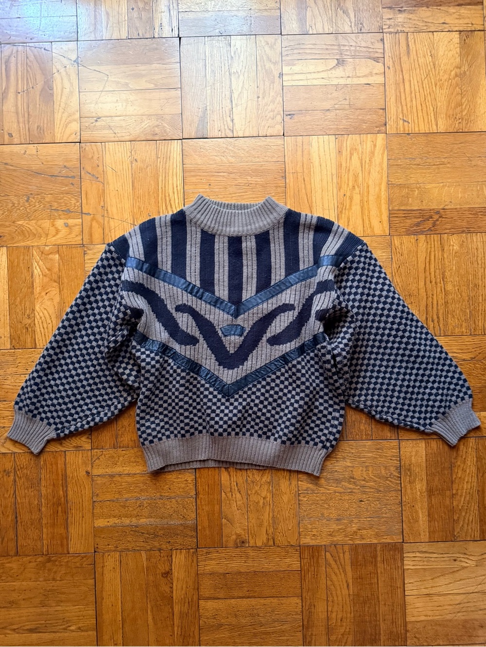Gabrielle 90s Vintage Crewneck Sweater